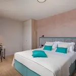 Scallop Zadarvillas *